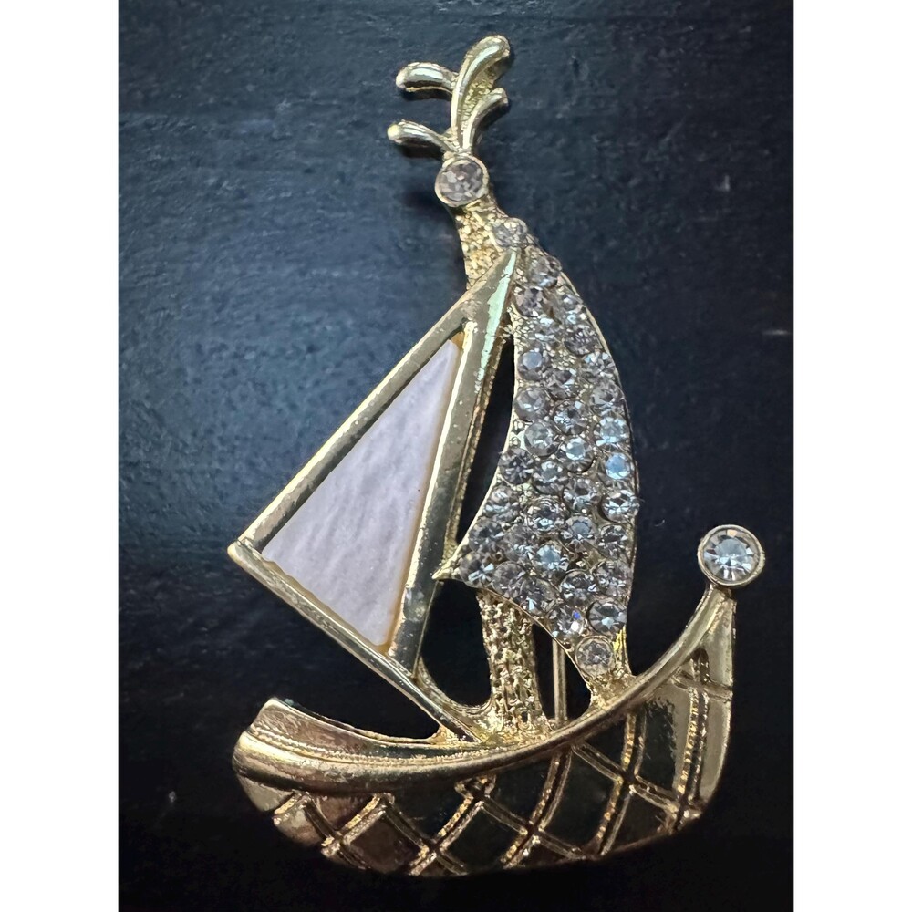 Vintage Sail boat Frolic Gold Tone Crystals Rhinestone Brooch Pin B82